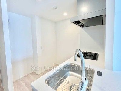 Kitchen ※Photo of the same layout on 5 floor. Decoration and fixture may differ.