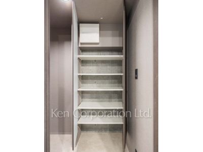 Shoes Closet