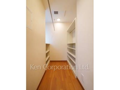 Service Room (Extra room space)