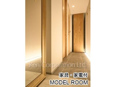 Entrance ※Furnished and Staged Unit