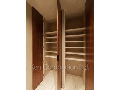 Shoes Closet