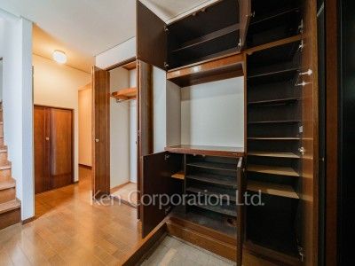 Shoes Closet