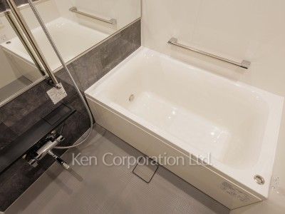 Bath ※Photo of the same layout on 3 floor. Decoration and fixture may differ.