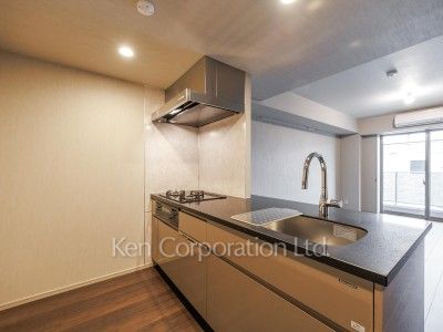 Kitchen ※Photo of the same layout on 3 floor. Decoration and fixture may differ.