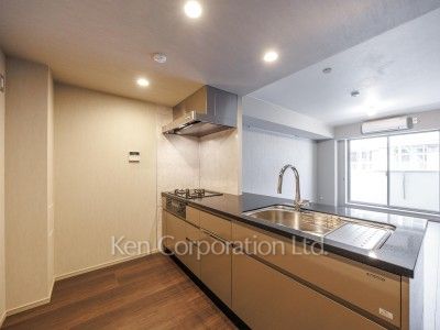 Kitchen ※Photo of the same layout on 3 floor. Decoration and fixture may differ.
