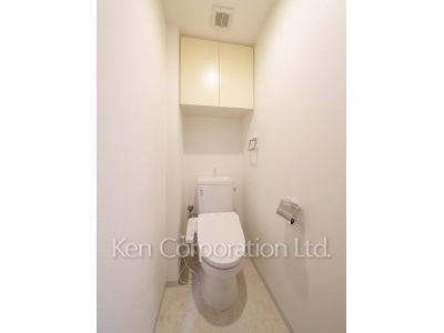 Lavatory ※Photo of the same layout on 2 floor. Decoration and fixture may differ.