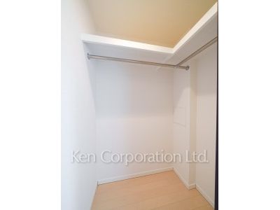 Walk-In Closet ※Photo of the same layout on 2 floor. Decoration and fixture may differ.