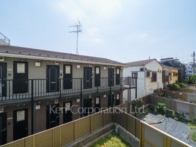 View from the property ※Photo of the same layout on 2 floor. Decoration and fixture may differ.