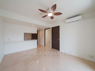 Living-Dining ※Photo of the same layout on 2 floor. Decoration and fixture may differ.