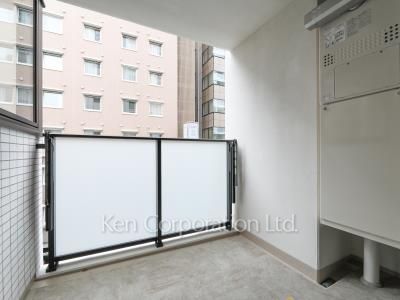 Balcony ※Photo of the same layout on 4 floor. Decoration and fixture may differ.
