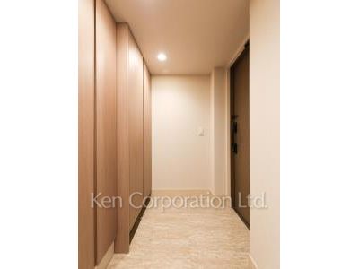 Entrance ※Photo of the same layout on 4 floor. Decoration and fixture may differ.