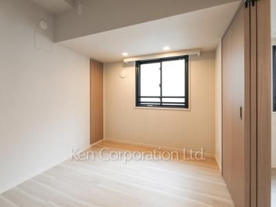Bedroom ※Photo of the same layout on 4 floor. Decoration and fixture may differ.