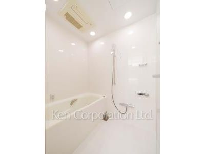 Bath ※Photo of the same layout on 7 floor. Decoration and fixture may differ.