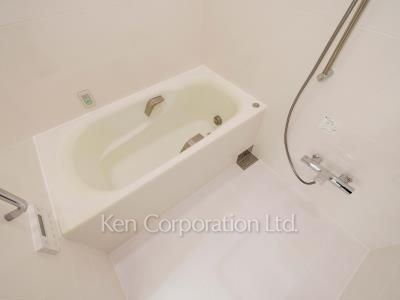 Bath ※Photo of the same layout on 7 floor. Decoration and fixture may differ.