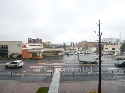 View from the property ※Photo of the same layout on 2 floor. Decoration and fixture may differ.