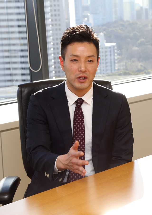写真：Shingo Matsuyama, a member of the Office Leasing Department, Ken Corporation